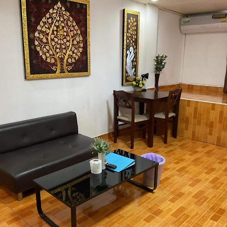Zappa Guesthouse Pattaya Buitenkant foto